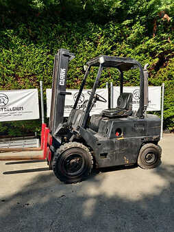 Diesel Forklifts - Clark CDP 25 (8)