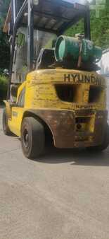 Chariots élévateurs GPL - Hyundai 25 (10)
