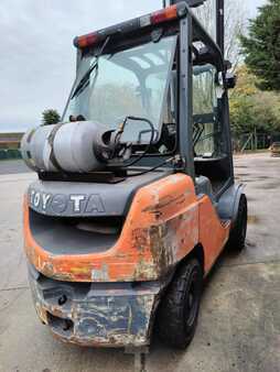 Carretilla elevadora GLP - Toyota 02-7 FGF (10)