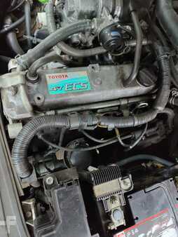 Carretilla elevadora GLP - Toyota 02-7 FGF (7)