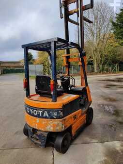 Eléctrica de 4 ruedas - Toyota 1500 (6)