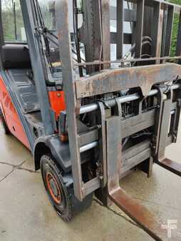 Dieselový VZV 2011  Linde H25D (15)