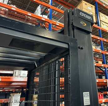 Vertical order pickers 2016  Crown SP3520-30 (24)