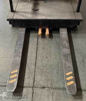 Vertical order pickers 2015  Crown SP3520-30 (10)