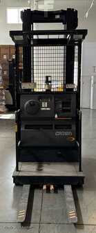 Vertical order pickers 2015  Crown SP3520-30 (2)