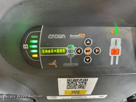 Vertical order pickers 2016  Crown SP3520-30 (18)