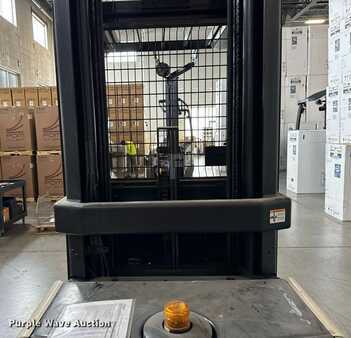 Vertical order pickers 2016  Crown SP3520-30 (26)