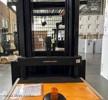 Vertical order pickers 2017  Crown SP4020-30 (28)
