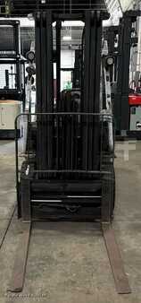 Propane Forklifts 2015  Unicarriers PF50 (2)