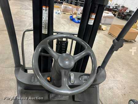 4 Wheels 2012  Crown FC4525-50 (23)