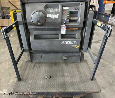 Vertical order pickers 2017  Crown SP4050-30 (13)