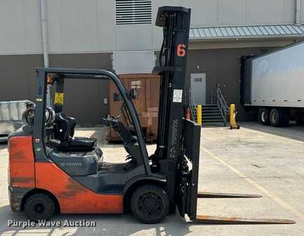 Propane Forklifts 2018  Toyota 8FGCU32 (4)