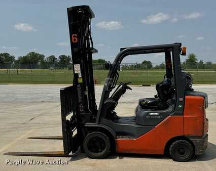 Propane Forklifts 2018  Toyota 8FGCU32 (8)