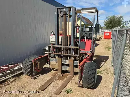 Montacargas diésel 2001  Moffett M5000 (1)