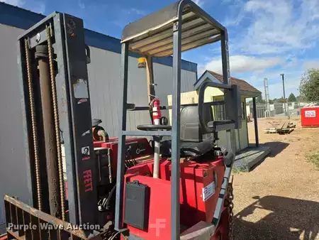 Montacargas diésel 2001  Moffett M5000 (23)