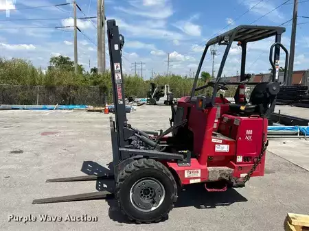 Diesel Forklifts 2017  Moffett M8 (8)