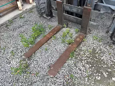 Diesel Forklifts 2003  Moffett M5500 (18)