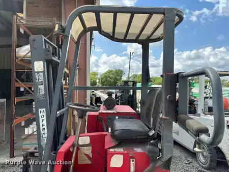 Diesel Forklifts 2003  Moffett M5500 (33)