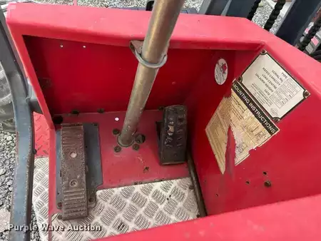 Diesel Forklifts 2003  Moffett M5500 (34)