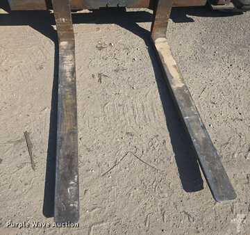 Diesel Forklifts 2015  Moffett M8 (11)
