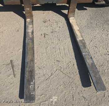 Diesel Forklifts 2015  Moffett M8 (12)