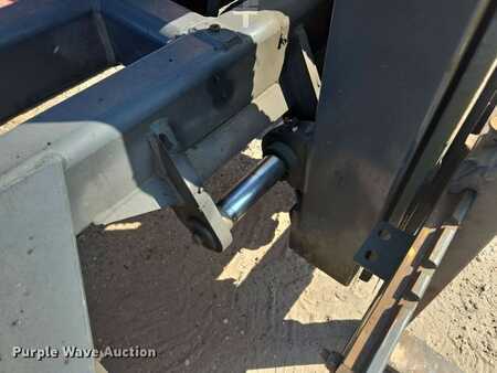 Diesel Forklifts 2015  Moffett M8 (19)