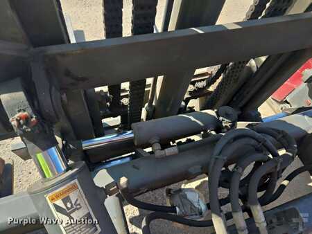 Diesel Forklifts 2015  Moffett M8 (21)