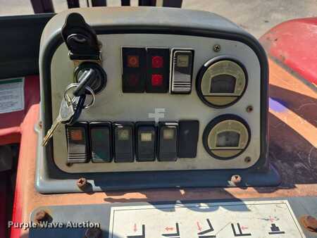 Diesel Forklifts 2015  Moffett M8 (33)