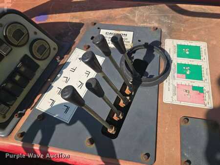 Diesel Forklifts 2015  Moffett M8 (35)