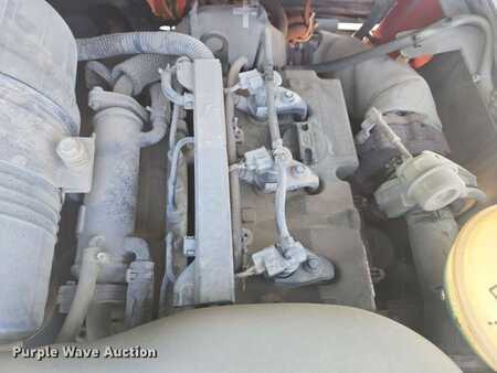 Diesel Forklifts 2015  Moffett M8 (37)