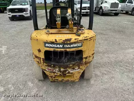 Montacargas GLP - Doosan G25E-3 (13)