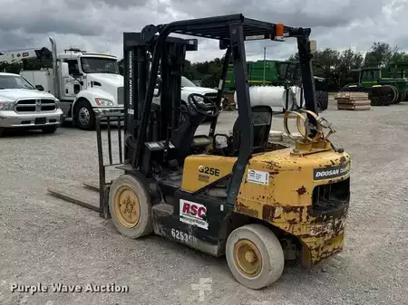 Montacargas GLP - Doosan G25E-3 (7)