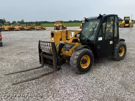 Manipulador Telescópico fijo 2012  CAT Lift Trucks TH255 (1)