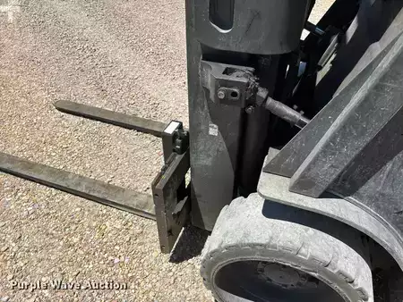 Propane Forklifts 2012  Nissan PF80YLP (10)