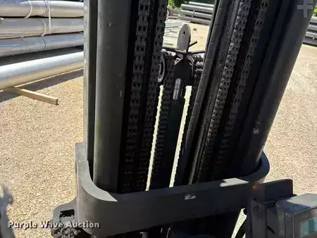 Propane Forklifts 2012  Nissan PF80YLP (14)
