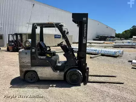 Propane Forklifts 2012  Nissan PF80YLP (4)
