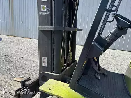 Propane Forklifts - Clark CGP40 (12)