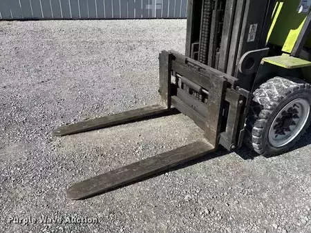 Propane Forklifts - Clark CGP40 (13)