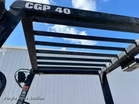 Propane Forklifts - Clark CGP40 (24)
