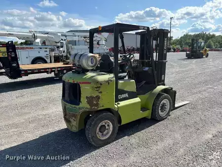 Propane Forklifts - Clark CGP40 (5)