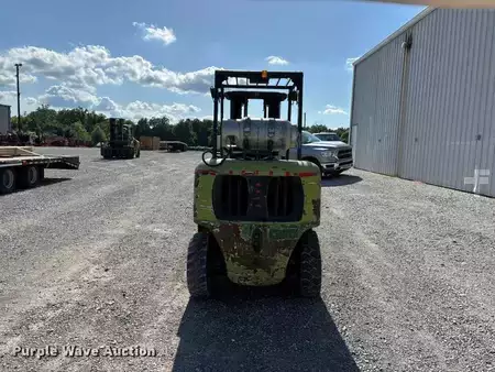 Propane Forklifts - Clark CGP40 (6)