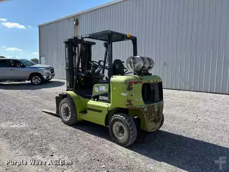 Propane Forklifts - Clark CGP40 (7)