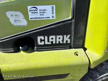 Propane Forklifts - Clark CGP40 (9)