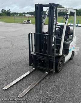 Propane Forklifts 2015  Nissan PFS40 (1)