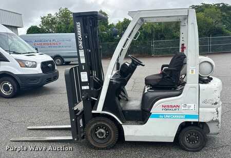 Propane Forklifts 2015  Nissan PFS40 (8)