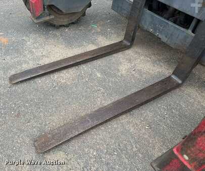 Diesel Forklifts - Moffett M8 (10)