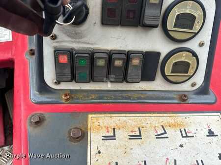 Diesel Forklifts - Moffett M8 (27)