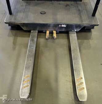 Vertical order pickers 2016  Crown SP4050-30 (16)