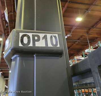 Vertical order pickers 2016  Crown SP4050-30 (23)