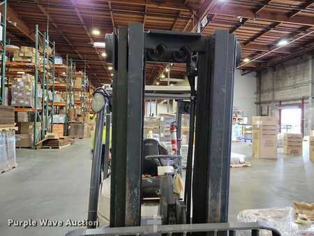 Propane Forklifts 2016  Crown C51050-40 (17)